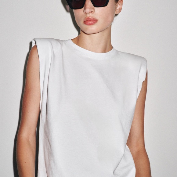 Zara White Sleeveless Top with Blue Wide Leg Jeans - Picture 2 of 5